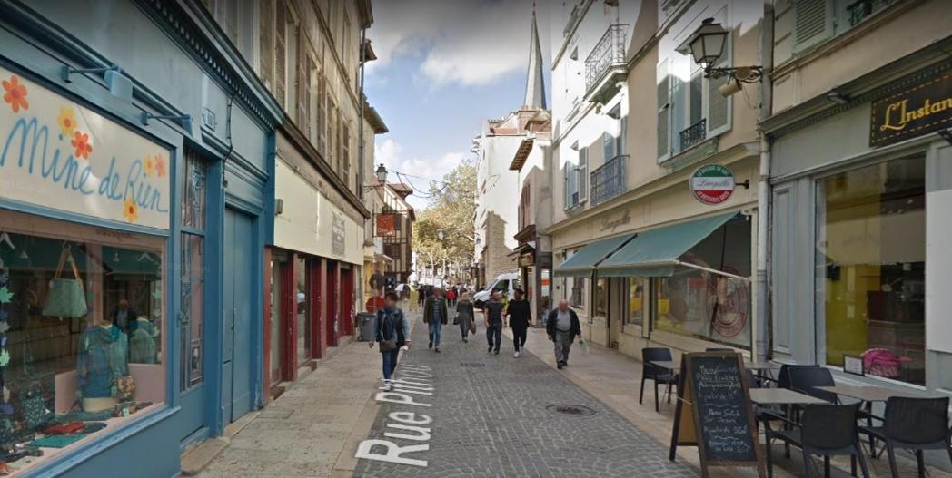 Appartement Avec Balneo Et Sauna Privatif - Le Rose Cuivre Troyes Bagian luar foto