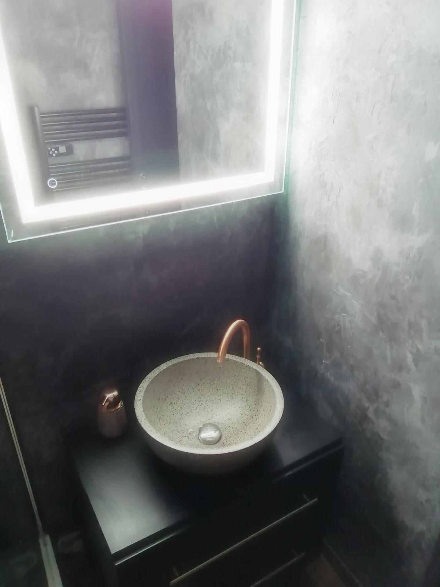 Appartement Avec Balneo Et Sauna Privatif - Le Rose Cuivre Troyes Bagian luar foto